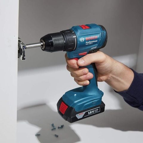 Bosch Professional GSR 185-Li 2.0 Ah + 3.0 Ah Çift Akülü Vidalama Makinesi