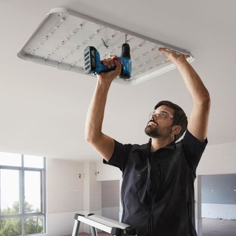 Bosch Professional GSR 185-Li 2.0 Ah + 3.0 Ah Çift Akülü Vidalama Makinesi Ve Ph2/25 Bits Uç